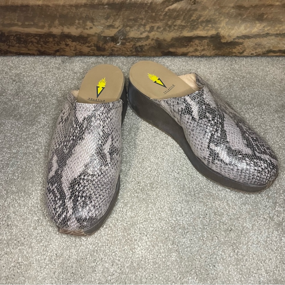 Volatile slip on clogs